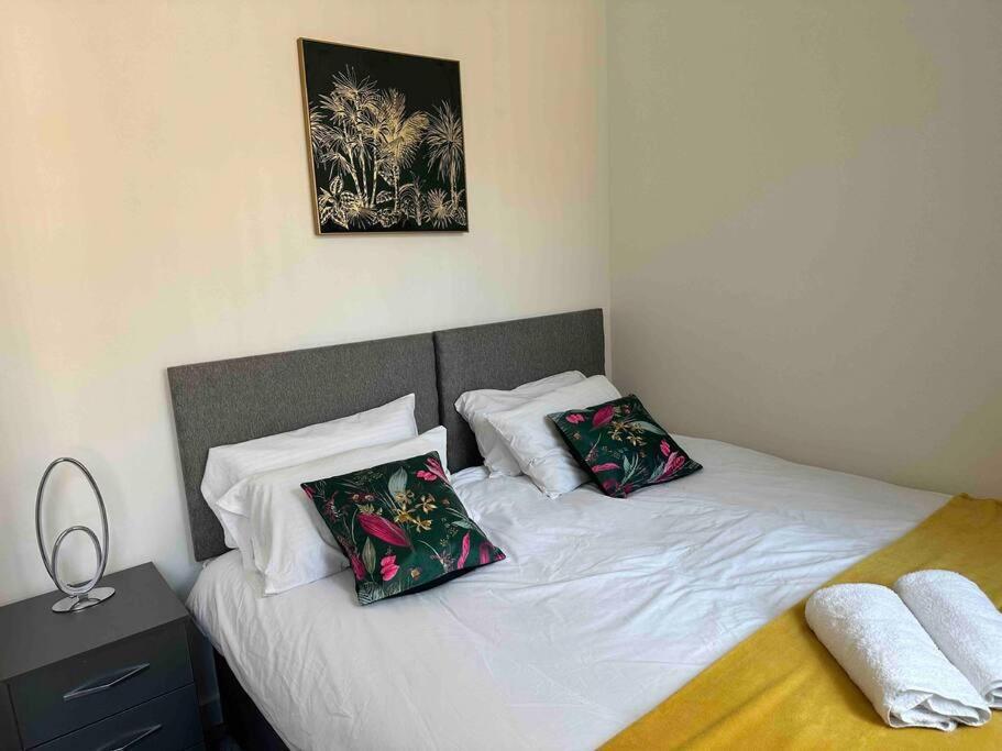 Spacious And Elegant Apartment Бирмингем Экстерьер фото