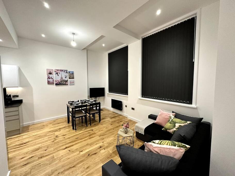 Spacious And Elegant Apartment Бирмингем Экстерьер фото