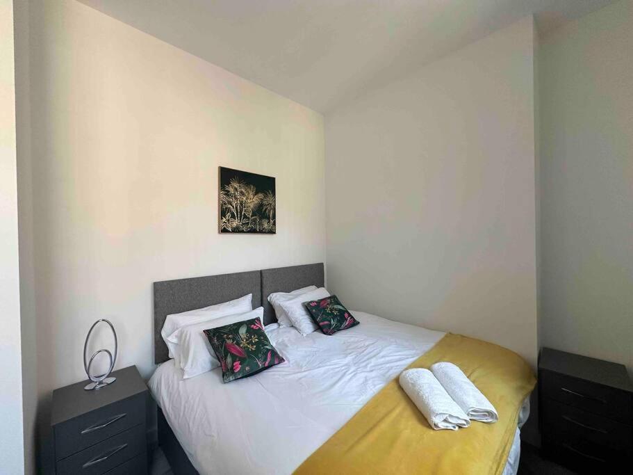 Spacious And Elegant Apartment Бирмингем Экстерьер фото
